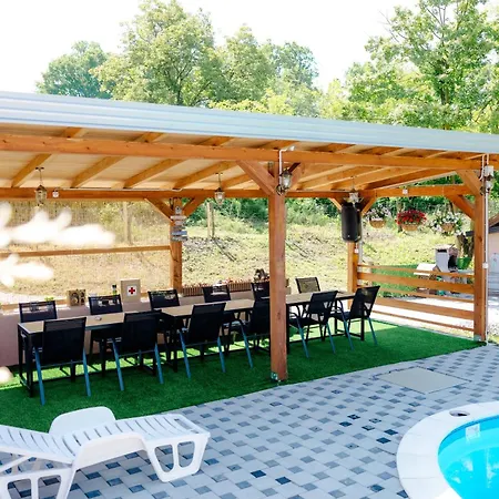 Forest Pool Zelena Oaza Casa vacanze